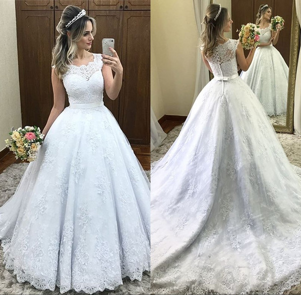 Modest A Line Wedding Dresses Lace Appliques Cover Button Back Sweep Train Bridal Gown Wedding vestido de novia