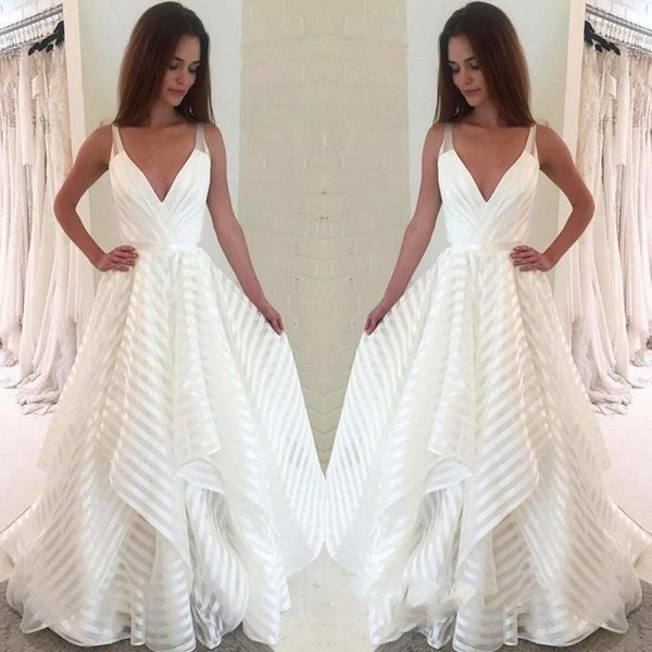 Deep V Neck Spaghetti Wedding Dress Tiers Stripes Tulle Bridal Gown Robe de mariee BC0856