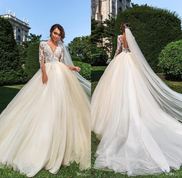 Elegant V Neck Long Sleeve Puffy Wedding Dresses Ball Gown Lace Appliques Tulle Bridal Gown Beach robe de mariee BC1521