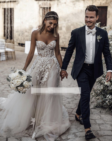 Elegant Floral Appliques Wedding Dresses Sweetheart Neck Tulle Bridal Gowns