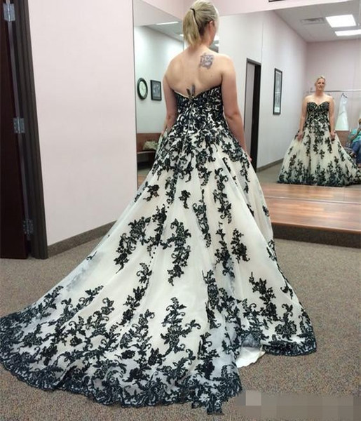 Vintage Gothic Black and White Wedding Dresses Plus Size Strapless Sweep Train Corset Country Western Cowgirl Wedding Gown