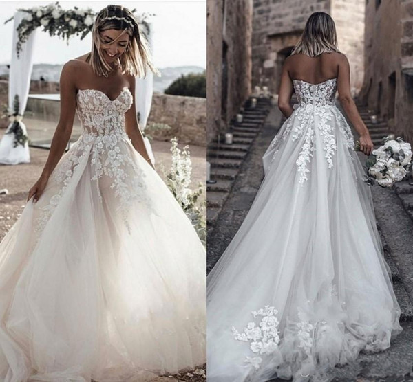 New Sexy Wedding Dresses A Line Bohemian Sweetheart Lace Appliques Backless Sweep Train Summer Beach Plus Size Formal Bridal Gowns