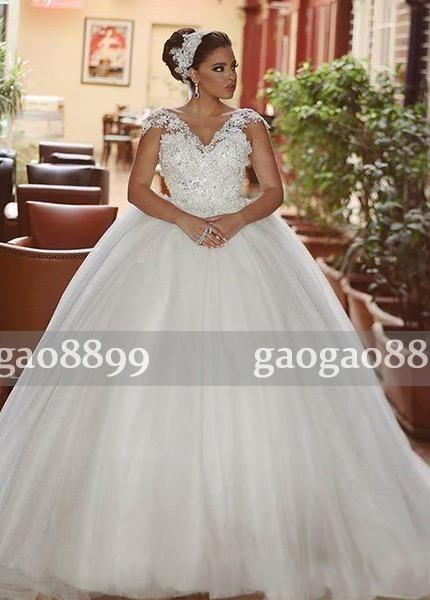 Vintage Lace A Line Cheap Wedding Dresses Bridal Gowns V-Neck Backless Wedding Gowns With Cap Sleeves Cheap Princess