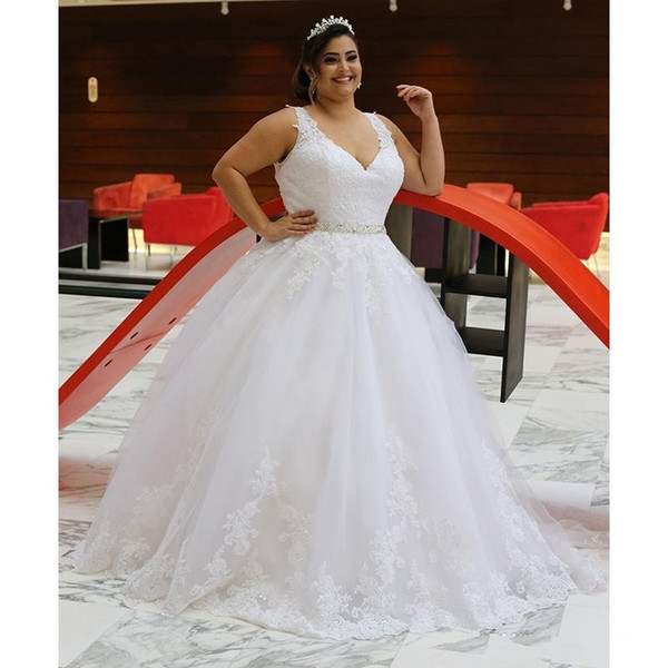 Plus Size Ball Gown Wedding Dresses New Sleeveless V Neck Floor Length Sleeveless Formal Wedding Gowns Bridal Party Gowns