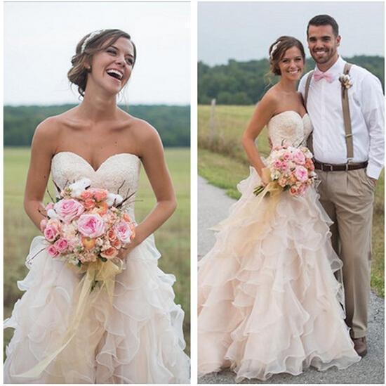 Country Style A-line Wedding Dresses Lace Sweetheart Vintage Tiered Ruffles A-line Plus Size Bridal Gowns