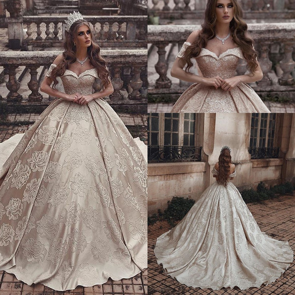 Off the Shoulder Vintage Lace Wedding Dresses Short Sleeves Court Train Appliqued Arabic Ball Bridal Gowns