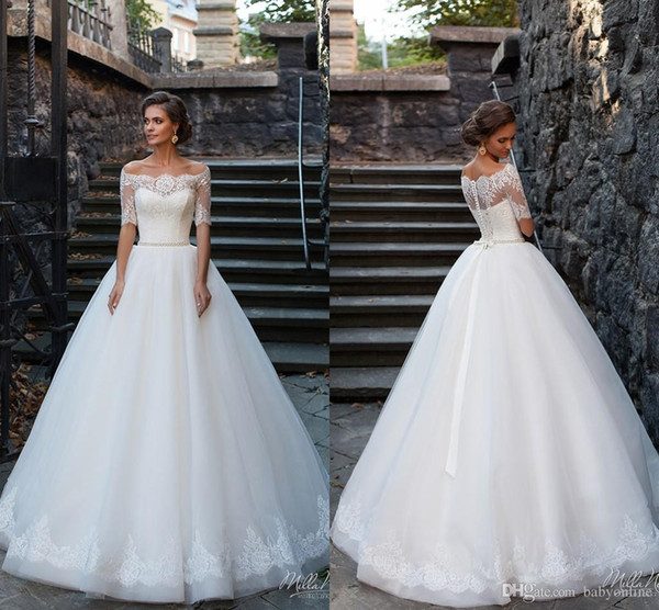 New Garden Style A-line Wedding Dresses Vesitos De Novia Off Shoulders Half Sleeves Button Back Long Bridal Gowns with Button Back