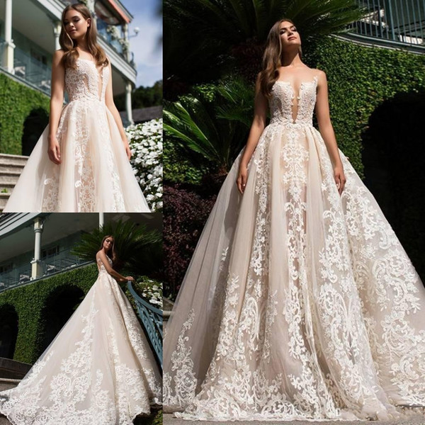 Champagne Backless Wedding Dresses A-Line Appliqued Plunging Sweep Train Plus Size Vintage Lace Wedding Bridal Gowns Custom Made BA9850