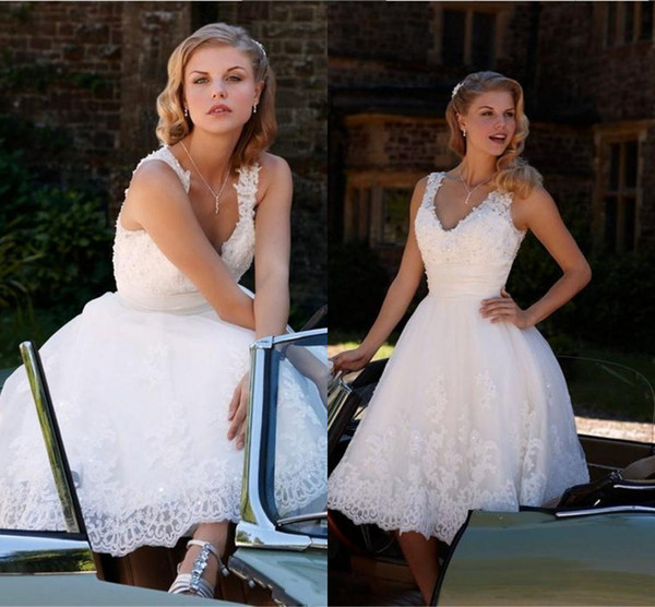 Vintage Short Length Wedding Dresses A-Line V Neck Beaded Lace Country Wedding Dresses Plus Size White Wedding Dresses HY5006