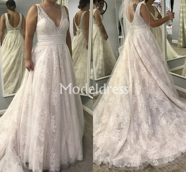 Luxury Lace Wedding Dresses V-Neck Sweep Train A-Line Backless Elegant Country Style Bridal Gowns Appliques Plus Size Vestidoe De Noiva