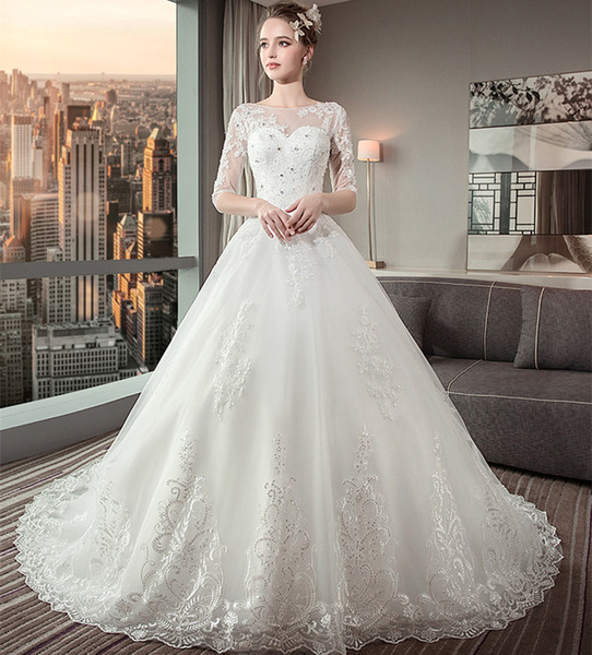 Scoop Neck Tulle A Line Wedding Dresses with Lace Appliques Sweep Train Wedding Gowns Open Back