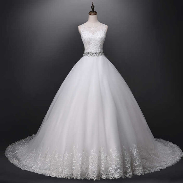 Scoop Neck Tulle A Line Wedding Dress with Court Train Lace Appliques Wedding Gowns Button Covered