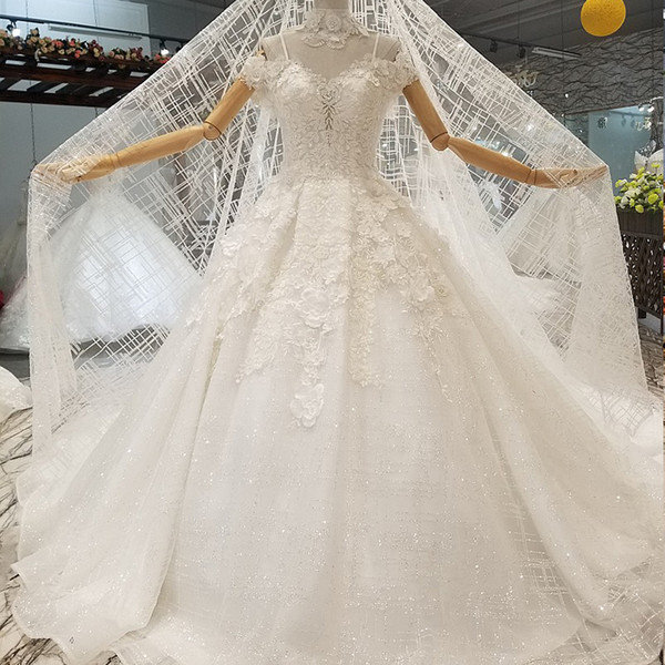 Beauty Princess Wedding Dresses With Petal Flowers Necklace Decorate Off The Shoulder Sweetheart Bridal Dress With Long Veil 2022Newest