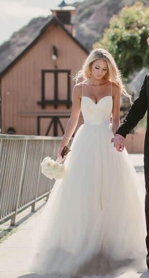 Hot sale wedding dresses strapless A line wedding gowns elegant new beach style bridal dress
