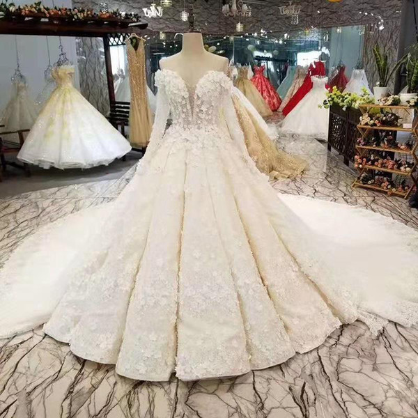 Light Champagne Wedding Gown Curve Shape Off Shoulder Long Sleeve Bride Wedding Dresses Spring Bride Dress 3D Flowers