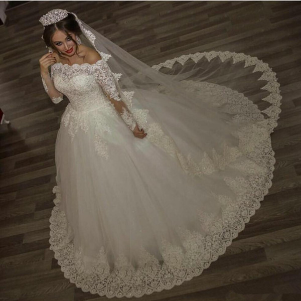 Ball Gown Wedding Dresses with Long Sleeves Ivory Full Off the Shoulder Beaded Lace Appliques High Quality Vintage Bridal Gowns