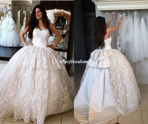 Princess Lace Ball Gown Wedding Dresses Saudi Arabic Style Sweetheart Backless Bridal Gown Custom Made Vestido De Noiva With Bow