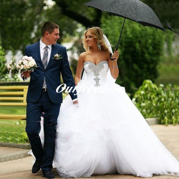 New Arrival Sexy Sweetheart White Tulle Wedding Gown Crystals Ball Gown Wedding Dress Vestido De Noiva