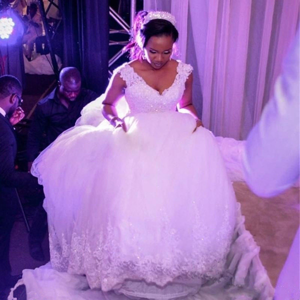 Beaded Appliques V Neck Ball Gown Wedding Dresses Floor Length Wedding Gowns Lace Up Bride Dress robe de mariee