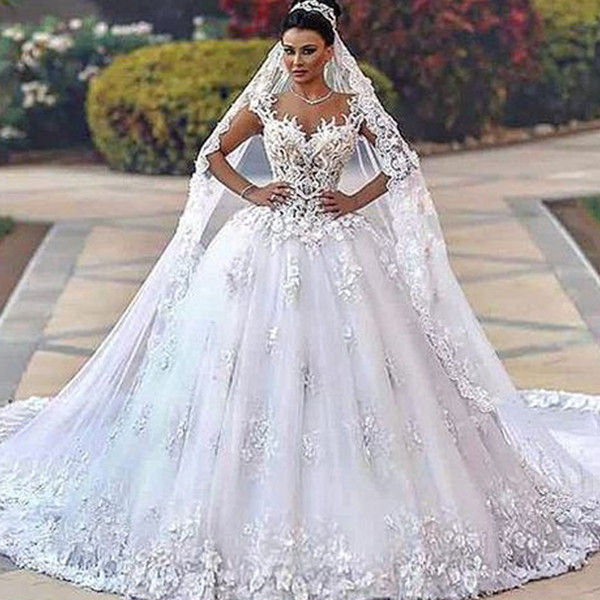 Luxury Wedding Dresses Lace Appliques Pearls Ball Gown Sweetheart Neckline Court Train Bridal Dresses Gowns Arabic