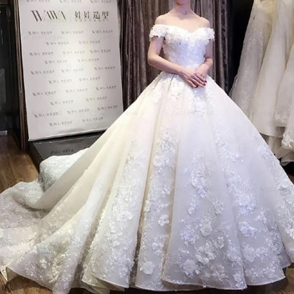 Lace Wedding Dresses Sweetheart Neckline Lace Appliques Off the Shoulder Hand Made Flowers Chapel Train Bridal Dresses Gowns