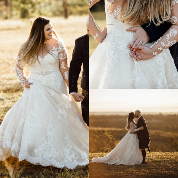Vintage Plus Size Ball Gown Lace Wedding Dresses Long Sleeves V Neck Appliques Sweep Train Elegant Bridal Gowns Cheap Customized