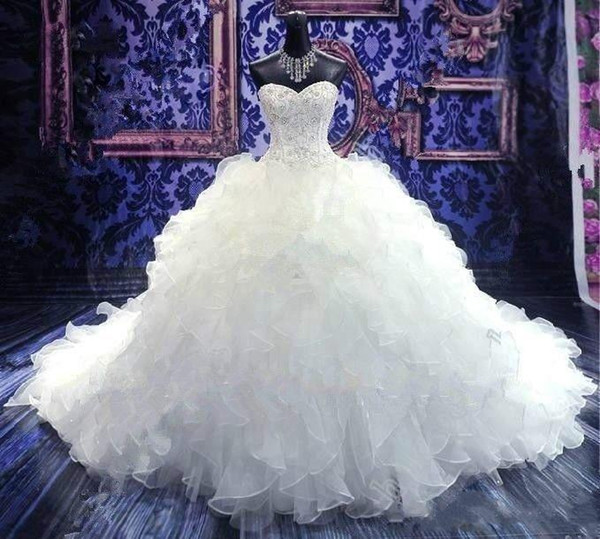 New Luxury Ball Gown Wedding Dresses Sweetheart Embroidery Crystal Beads Ruffles Cathedral Train Elegant Bridal Gowns Plus Size Custom