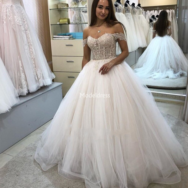 Romantic Princess Ball Gown Wedding Dresses Off Shoulder Sweep Train Chic Country Chapel Vestidoe De Noiva Stylish Church Castle Bridal Gown