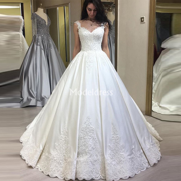 Gorgeous Princess Ball Gown Wedding Dresses V-Neck Appliques A-Line Sweep Train Church Bridal Gown Plus Size Chapel Vestidoe De Noiva Custom