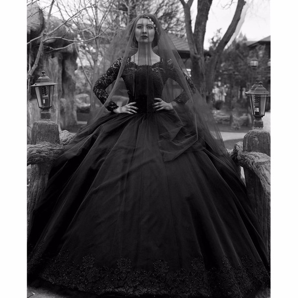 Black Gothic Wedding Dresses Long Sleeves Lace Appliques Beaded Tulle Princess Vintage Wedding Gown Country Bridal Gowns Robe De Mariee