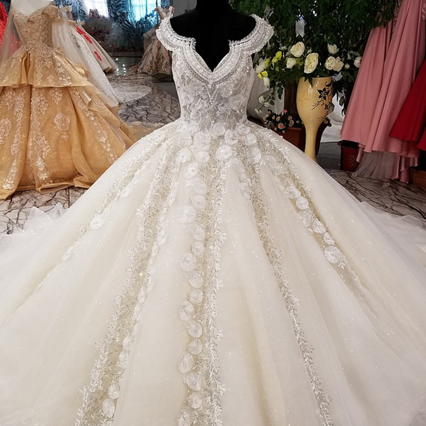 2022Luxury Organza Wedding Dress Special V-Neck Ball Gown Beaded Open Back Ivory Lebanon Bridal Wedding Gowns With Long Train As Photos