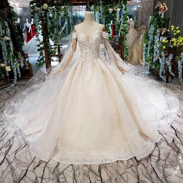 2022Latest Bohemian Wedding Dresses Long Lace Shawl Sweetheart Neck Backless Lace Up Back Crystal Sequins 3D Applique Bridal Gowns Beach