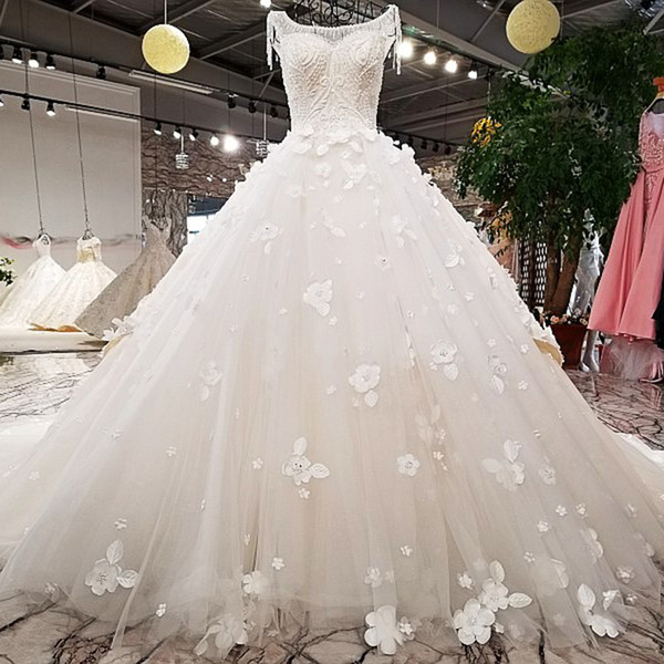 Sexy Lace Wedding Dresses Wholesalers Exclusive Beaded Sleeveless Open Back Bridal Wedding Dressing Gowns 2022Latest Design