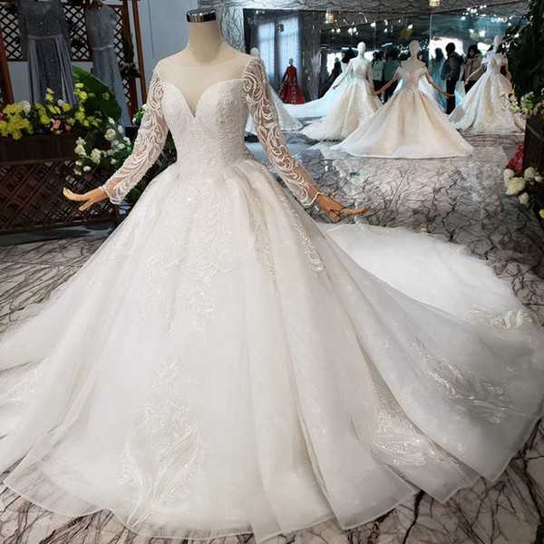 2022Newest Design Luxury Wedding Dress Long Tulle Detail Applique Sleeve Illusion O-Neck Open Keyhole Back Classic Wedding Gown Croatia