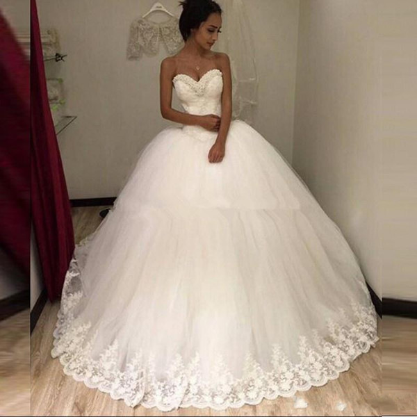 Vintage Princess Wedding Dresses Applique Sweetheart Sleeveless Luxury Pearls Beaded Ball Gown Lace Tulle Bridal Gowns Custom Made