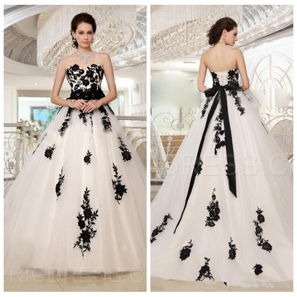 Sweetheart Lace Appliques White And Black Gothic Wedding Dresses Lace Up Back Bridal Gowns Ribbon Long Garden Vestidos De Marriage