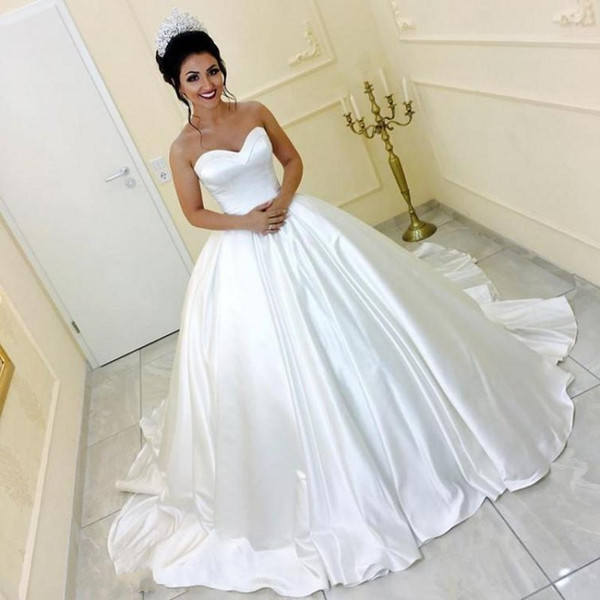 Simple Cheap Wedding Dresses Sweetheart Neckline Chapel Train Plus Size Strapless Ball gown Wedding Dress Bride Gown Custom Made