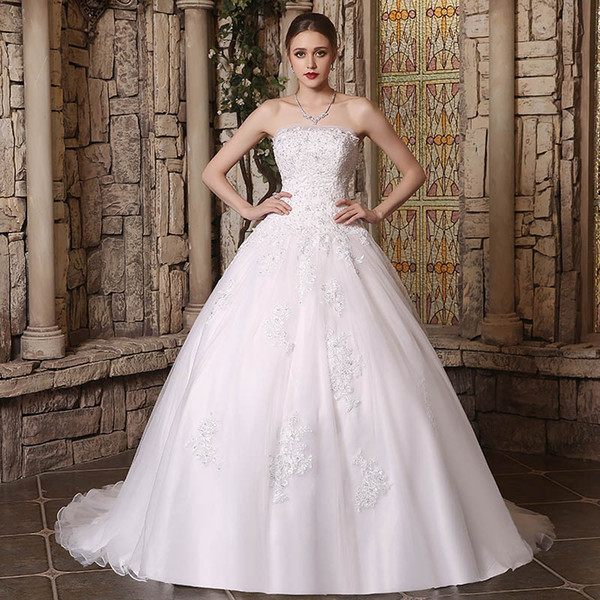 Real photos Classic Ball Gown Wedding Dresses elegant strapless appliques Bridal Gowns covered buttons Vintage lace Plus Size Wedding Gowns