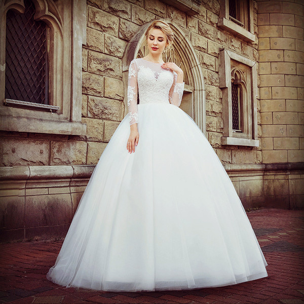 Vintage Lace Tulle Ball Gown Wedding Dresses Illusion Bodice Long Sleeves Wedding Gowns Sweep Train