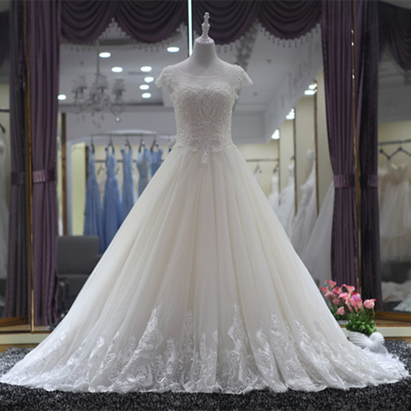 Beaded Scoop Neck Tulle Ball Gown Wedding Dress with Short Sleeves 2019 Court Train Wedding Gowns High Quality Personalized Bridal Gowns