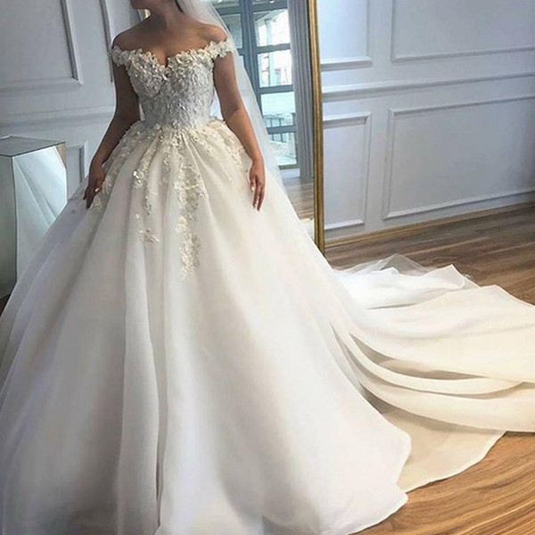 Ball Gown Wedding Dresses Off the Shoulder Hand Made Flowers Pearls Puffy Organza Chapel Train Bridal Dresses Gowns Vestidos de Noiva Cheap