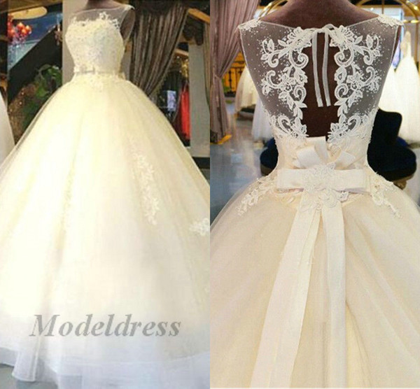 Romantic Ball Gown Wedding Dresses Ivory Hollow Back Sequins Lace Appliques Ribbon Sashes Elegant Country Wedding Gowns New Arrival