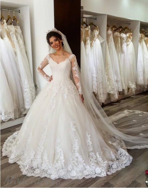 Vintage Ball Gown Lace Wedding Dresses V-Neck Sheer Long Sleeve Appliques Sweep Train Plus Size Bridal Gowns Customized Elegant