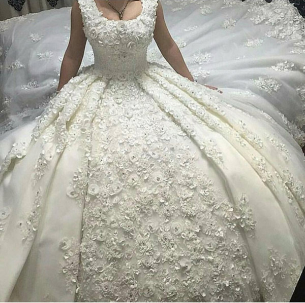 2017 Luxury Ball Gown Wedding Dresses with Scoop Neckline Lace Long Train Handmade Flowers Pearls Appliques Sexy Bridal Gowns