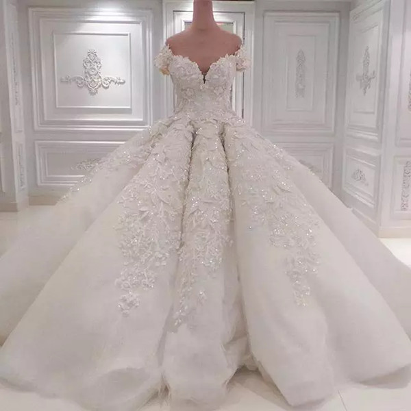 2018 Luxury Lace Ball Gown Wedding Dresses with Off Shoulder Sleeveless Court Train Handmade Flowers Sheer Back Elegant Bridal Gowns