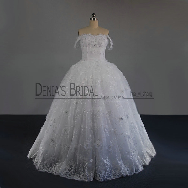 2017 Sweetheart Ball Gown Wedding Dresses Nude Shoulder Sleeveless Lace Appliqued Crystals Handmade Flowers Lace-up Sweep Train Bridal Gowns