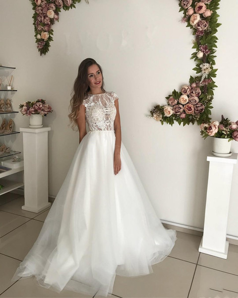 Beach wedding dresses A line short sleeve simple bridal dresses lace appliques floor length robe de mariée