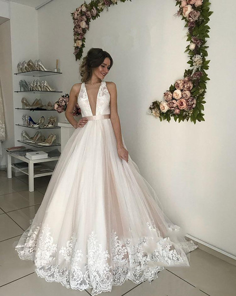 Vintage beach wedding dresses deep v neck sexy back bridal dresses sleeveless lace appliques sweep train wedding gowns