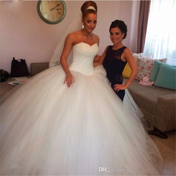 2017 Cheap Beach Plus Size Wedding Dress Beaded Lace Up Ball Gown Bridal Gowns Sleeveless Sweep Train Simple Wedding Dresses Robe de mariee