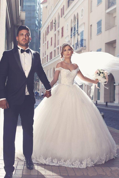 Plus Size Vintage Arab Wedding Dresses Puffy Ball Gowns Vestidos De Boda Floor Length Lace Tulle Off The Shoulder Wedding Dresses HY4235